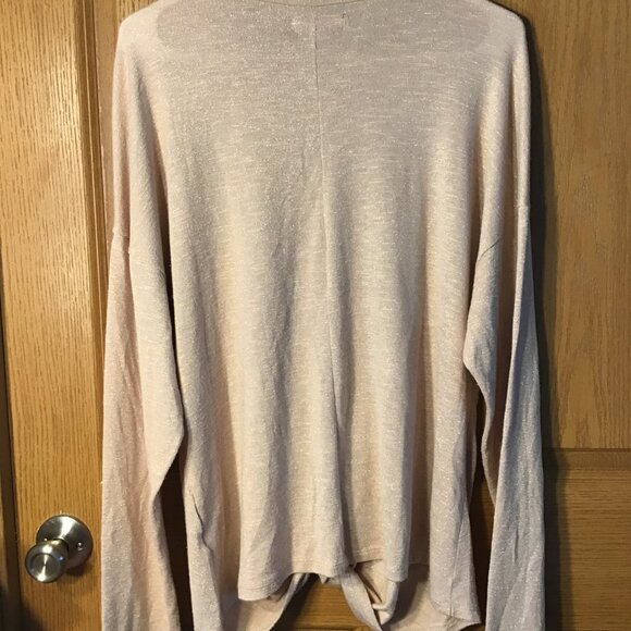 Jennifer Lopez Sweater - Picture 2 of 2